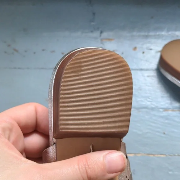 Vince Camuto metallic silver mule slides - Picture 6 of 8